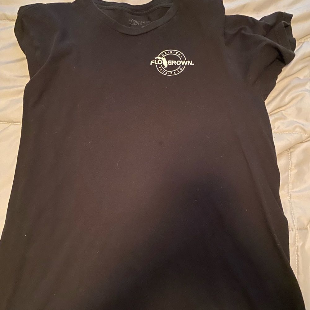 Flo-grown t-shirt size small in mens